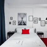 Central Art-Inspired Flat With Private Garage