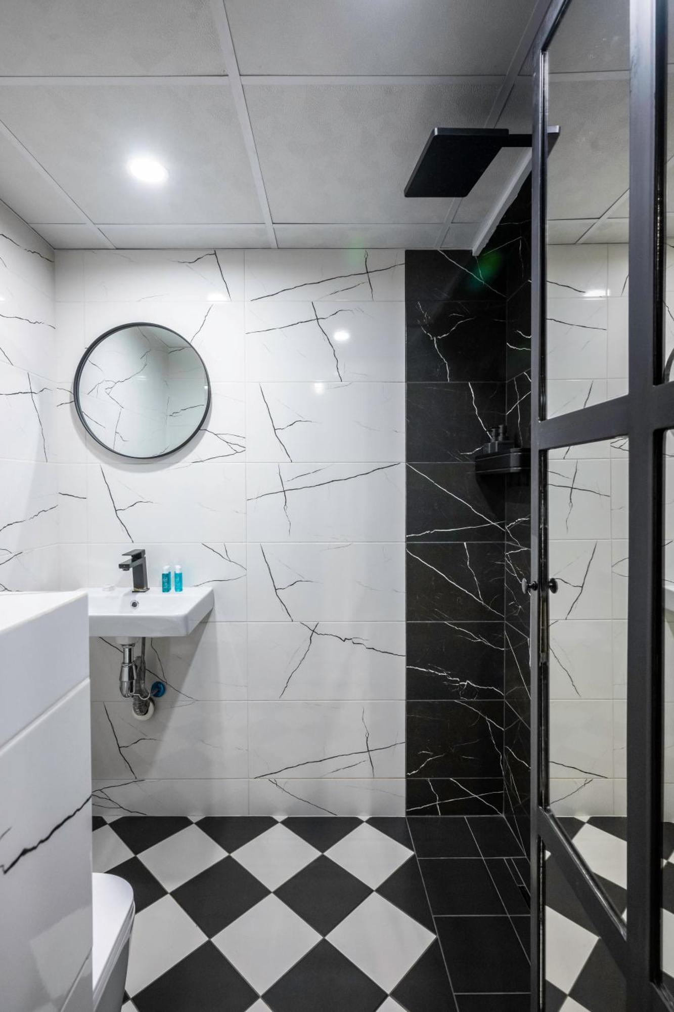 Art-inspired Flat With Private Garage Sofia