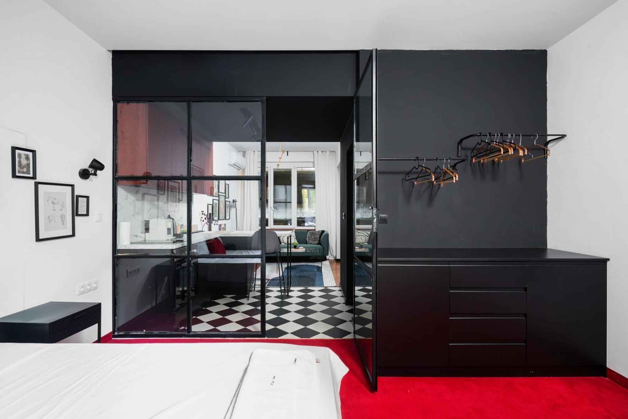 Art-inspired Flat With Private Garage Appartamento