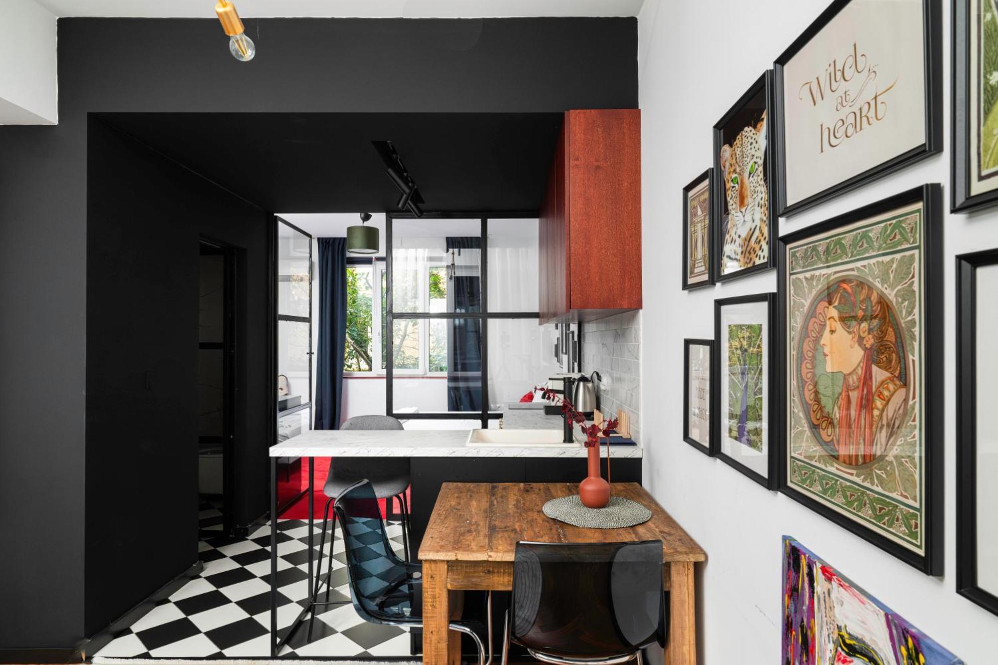 Art-inspired Flat With Private Garage Sofia