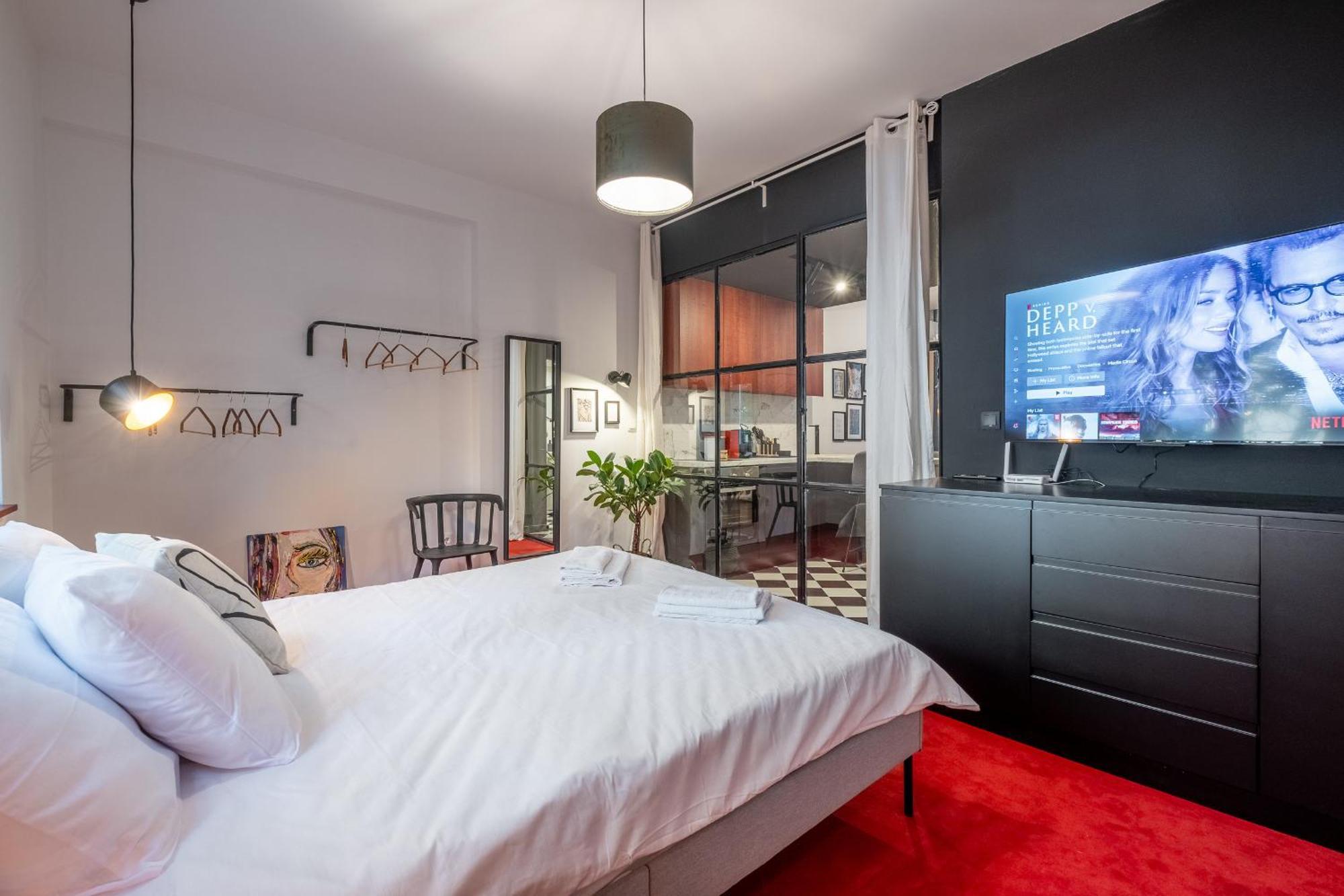 Appartamento Art-inspired Flat With Private Garage
